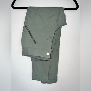 053. Athleta Olive Green Cargo Pants - Size 2